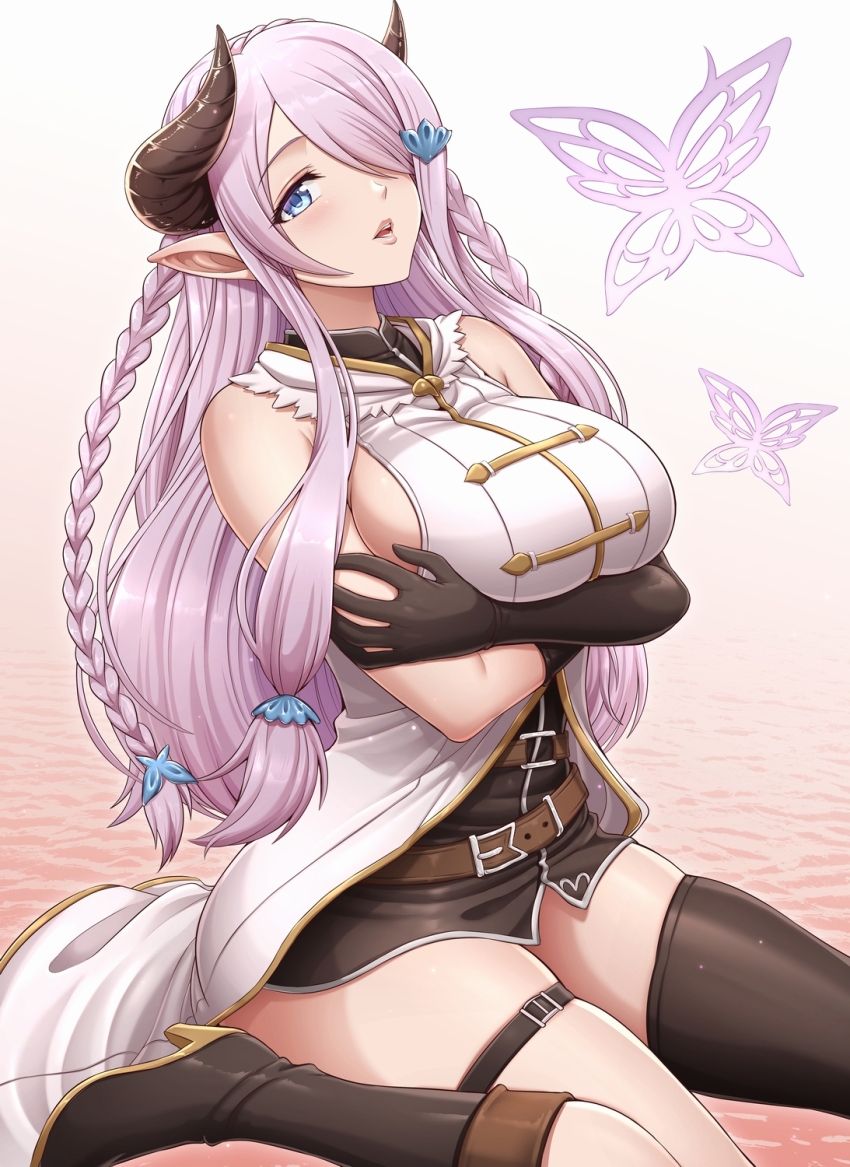 1girl arms_under_breasts asymmetrical_footwear asymmetrical_gloves belt black_footwear black_gloves blue_eyes braid breasts bug butterfly draph foot_out_of_frame gloves granblue_fantasy hair_over_one_eye highres horns insect large_breasts light_purple_hair long_hair looking_at_viewer narmaya_(granblue_fantasy) parted_lips pointy_ears sideboob sitting solo teeth thigh_strap umasan uneven_footwear uneven_gloves very_long_hair wariza