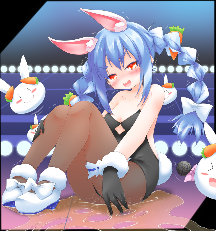 1girl alternate_costume animal_ears ark1227 black_gloves black_leotard blue_hair breasts carrot_hair_ornament female_pervert food-themed_hair_ornament fur-trimmed_gloves fur_trim gloves hair_ornament hololive leotard long_hair looking_at_viewer multicolored_hair open_mouth pantyhose pee peeing peeing_self pekomon_(usada_pekora) pervert playboy_bunny puddle rabbit_ears rabbit_girl red_eyes smile solo teeth upper_teeth_only usada_pekora virtual_youtuber voyeurism white_footwear