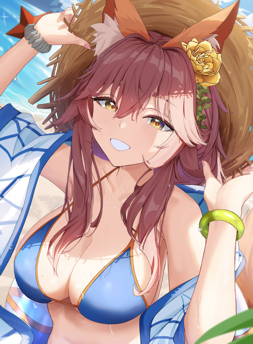 1girl about_fg absurdres animal_ear_fluff animal_ears bare_shoulders beach bikini blue_bikini blush bracelet breasts cleavage fate/grand_order fate_(series) fox_ears fox_girl fox_tail grin hat highres jewelry large_breasts long_hair looking_at_viewer pink_hair shore sidelocks smile solo straw_hat swimsuit tail tamamo_(fate) tamamo_no_mae_(fate/extra) tamamo_no_mae_(swimsuit_lancer)_(fate) tamamo_no_mae_(swimsuit_lancer)_(first_ascension)_(fate) yellow_eyes