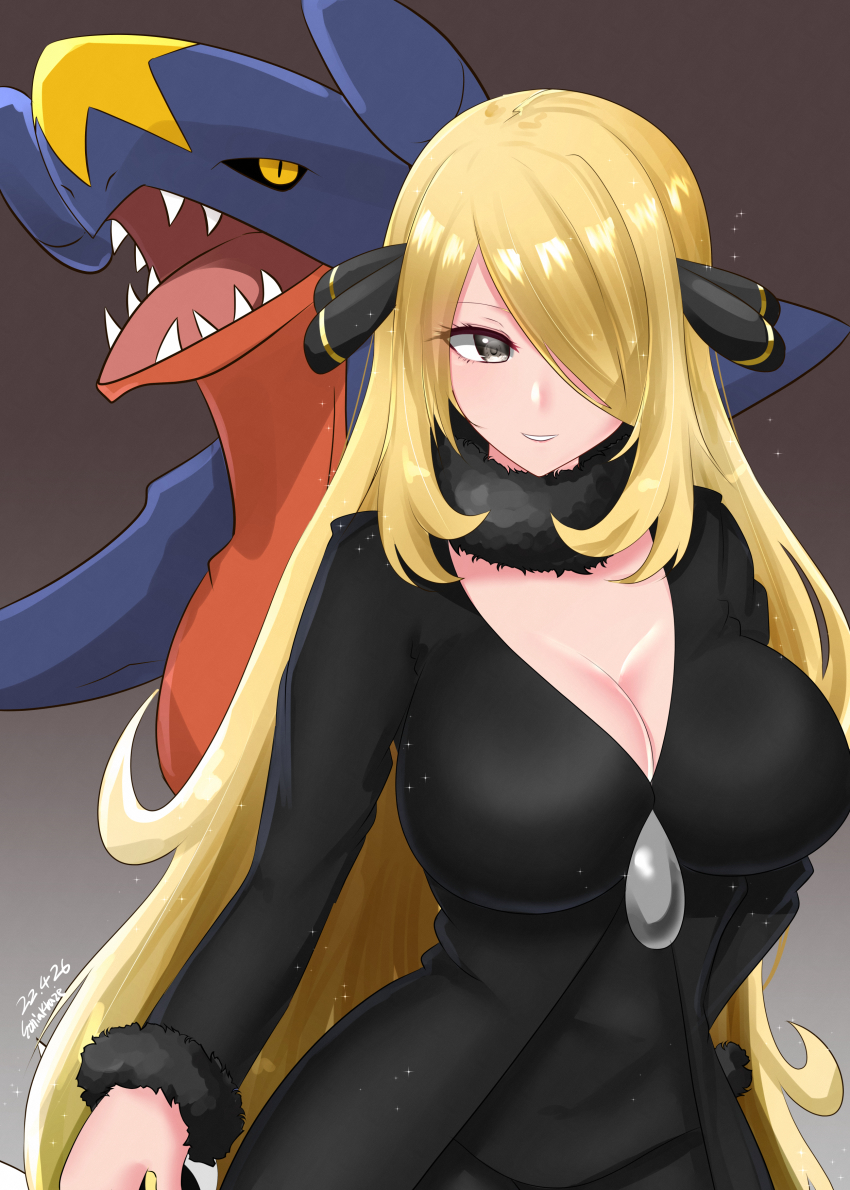 1girl absurdres amamiya_kure arm_behind_back black_coat black_shirt blonde_hair breasts cleavage coat creatures_(company) cynthia_(pokemon) dated fur-trimmed_coat fur_collar fur_trim game_freak garchomp gen_4_pokemon gradient_background grey_background grey_eyes grin hair_over_one_eye highres large_breasts light_particles long_hair looking_at_viewer nintendo pokemon pokemon_(creature) pokemon_dppt sharp_teeth shirt signature smile teeth upper_body very_long_hair