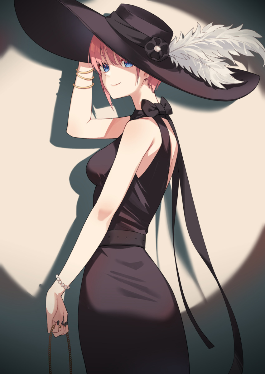 1girl alternate_costume arm_up back_cutout bare_shoulders black_dress black_hat blue_eyes bracelet breasts choppy_bangs closed_mouth clothing_cutout commentary_request dress from_side go-toubun_no_hanayome gold_bra halter_dress halterneck hand_on_headwear hat hat_feather highres holding jewelry looking_at_viewer medium_breasts nakano_ichika pearl_bracelet pink_hair profnote short_hair sleeveless sleeveless_dress smile solo spotlight standing wide_brim