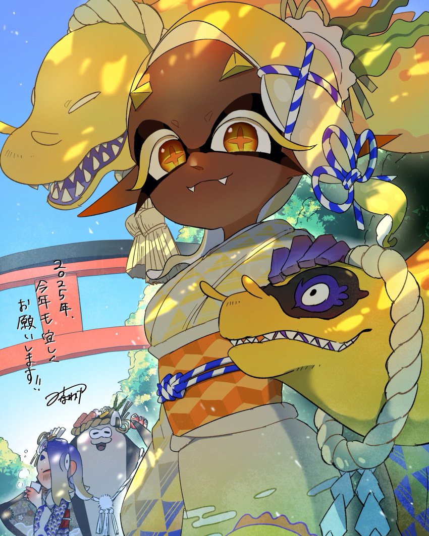 1boy 2025 2girls alternate_costume asymmetrical_bangs big_man_(splatoon) blonde_hair blue_hair blue_kimono closed_eyes closed_mouth colored_extremities colored_eyelashes commentary_request cross-shaped_pupils cup dark-skinned_female dark_skin fangs fangs_out food food-themed_hair_ornament food_on_head forehead frye_(splatoon) gradient_hair hair_ornament highres holding holding_cup inkling japanese_clothes kimono long_eyelashes long_pointy_ears long_sleeves looking_at_viewer manta_ray medium_hair minawake_(azuma-m) moray_eel multicolored_hair multiple_girls narutomaki_hair_ornament new_year nintendo obi obiage obijime object_on_head octoling onigiri outdoors petting pointy_ears print_kimono sash seaweed shiver_(splatoon) smile splatoon_(series) splatoon_3 symbol-shaped_pupils tentacle_hair torii translation_request two-tone_hair wide_sleeves x_hair_ornament yellow_eyes yellow_kimono