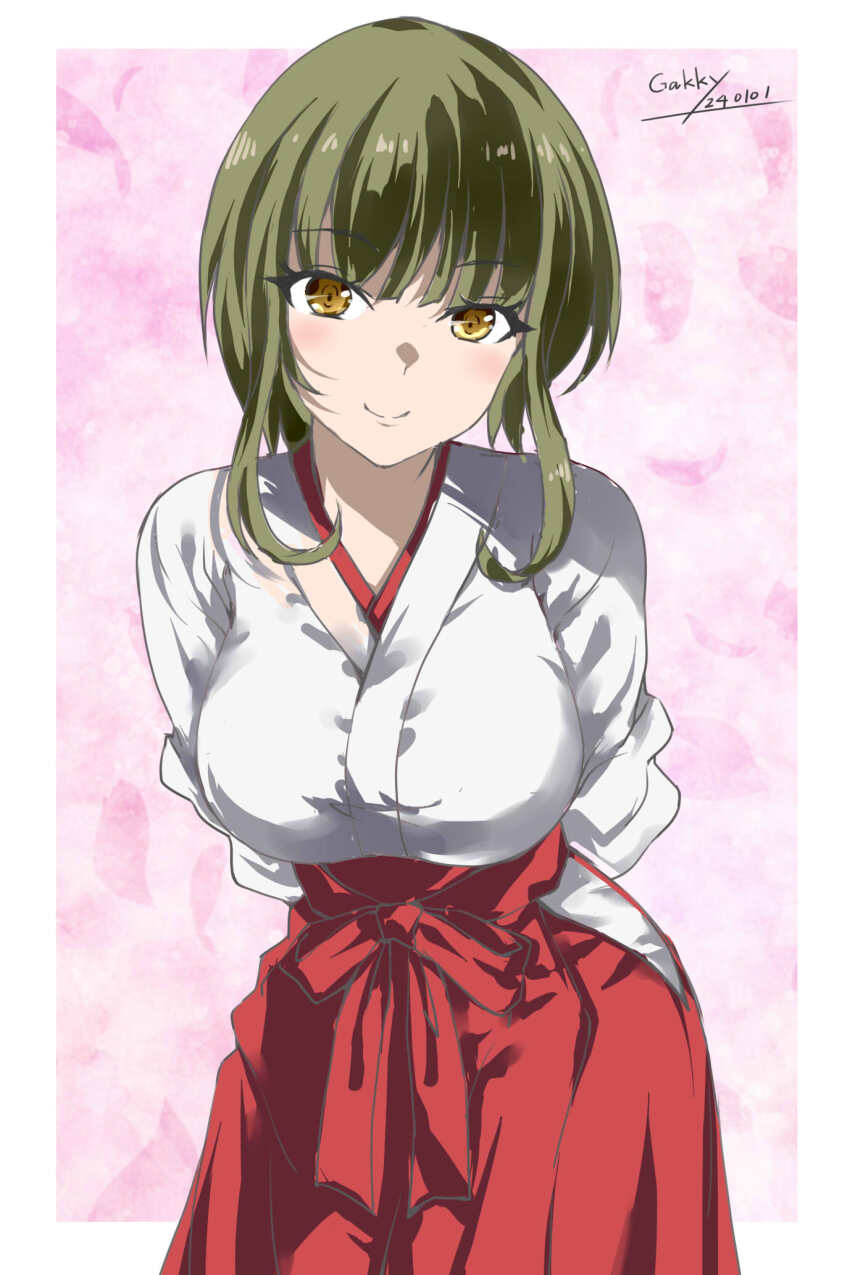 1girl alternate_breast_size alternate_costume arms_behind_back bob_cut breasts brown_eyes gakky green_hair hakama highres japanese_clothes kantai_collection kimono large_breasts long_sleeves miko pink_background red_hakama short_hair short_hair_with_long_locks sidelocks smile solo takanami_(kancolle) white_kimono