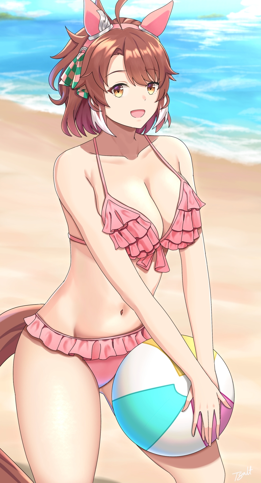 1girl absurdres ahoge animal_ears ball beach beachball bikini blue_sky blush breasts brown_hair cleavage colored_tips commentary_request cowboy_shot dantsu_flame_(umamusume) day frilled_bikini frills hair_between_eyes highres horse_ears horse_girl horse_tail looking_at_viewer medium_breasts medium_hair multicolored_hair navel ocean open_mouth outdoors pink_bikini sand sky smile solo standing stomach streaked_hair swimsuit tacticsalt tail umamusume water white_hair