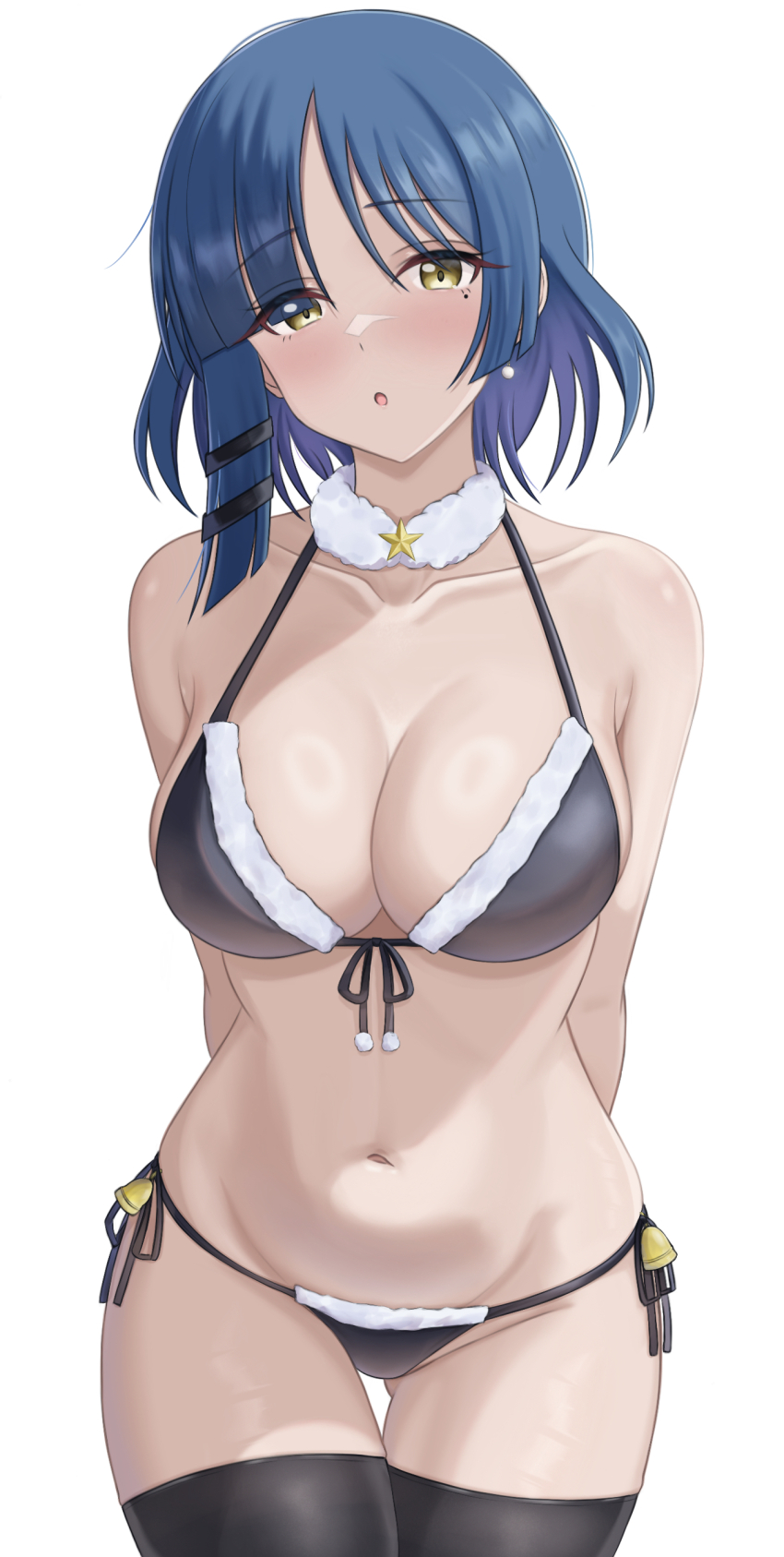 1girl absurdres arms_behind_back asymmetrical_bangs asymmetrical_hair asymmetrical_sidelocks bell bikini black_bikini black_thighhighs blue_hair blush bocchi_the_rock! breasts cleavage collarbone commentary_request cowboy_shot front-tie_top fur-trimmed_bikini fur_trim gluteal_fold hair_ornament hairclip highres jingle_bell large_breasts looking_at_viewer makise_(mix020511) mole mole_under_eye navel open_mouth santa_bikini short_hair side-tie_bikini_bottom simple_background solo stomach swimsuit thighhighs white_background yamada_ryo yellow_eyes