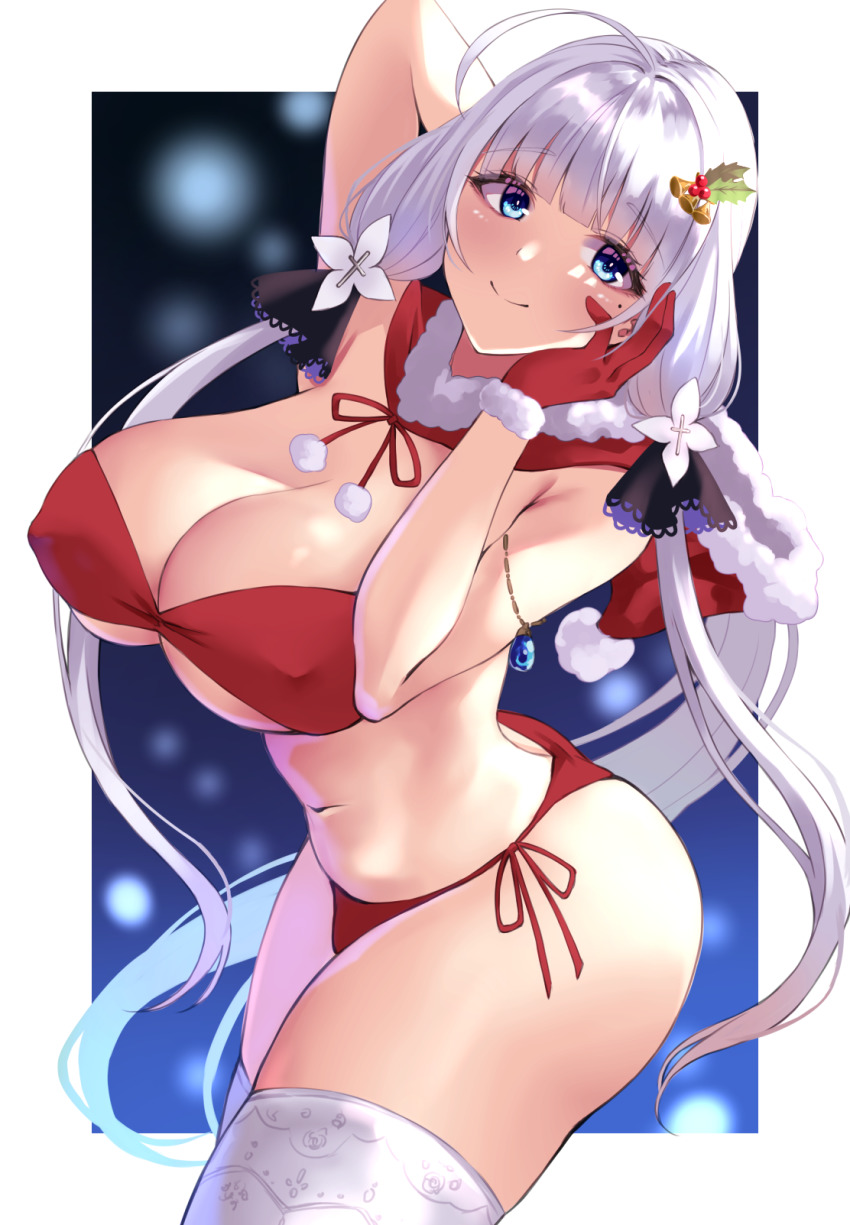 1girl alternate_costume arm_up azur_lane bikini blue_eyes breasts christmas hat highres illustrious_(azur_lane) large_breasts long_hair looking_at_viewer navel red_bikini santa_bikini santa_hat side-tie_bikini_bottom silver_hair smile solo swimsuit thighhighs very_long_hair wee_(weeyy) white_thighhighs