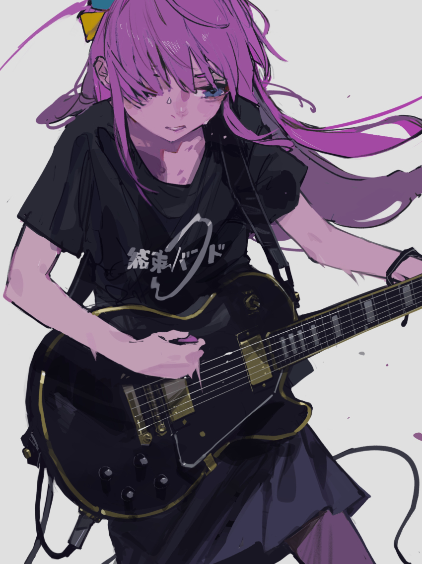 1girl aamond absurdres black_shirt bocchi_the_rock! cube_hair_ornament electric_guitar gibson_les_paul gotoh_hitori grey_background grey_skirt guitar hair_between_eyes hair_ornament hair_over_eyes highres holding holding_instrument instrument long_hair looking_to_the_side music one_side_up open_mouth pants pants_under_skirt pink_hair pink_pants playing_instrument pleated_skirt shirt short_sleeves simple_background skirt solo sweatdrop