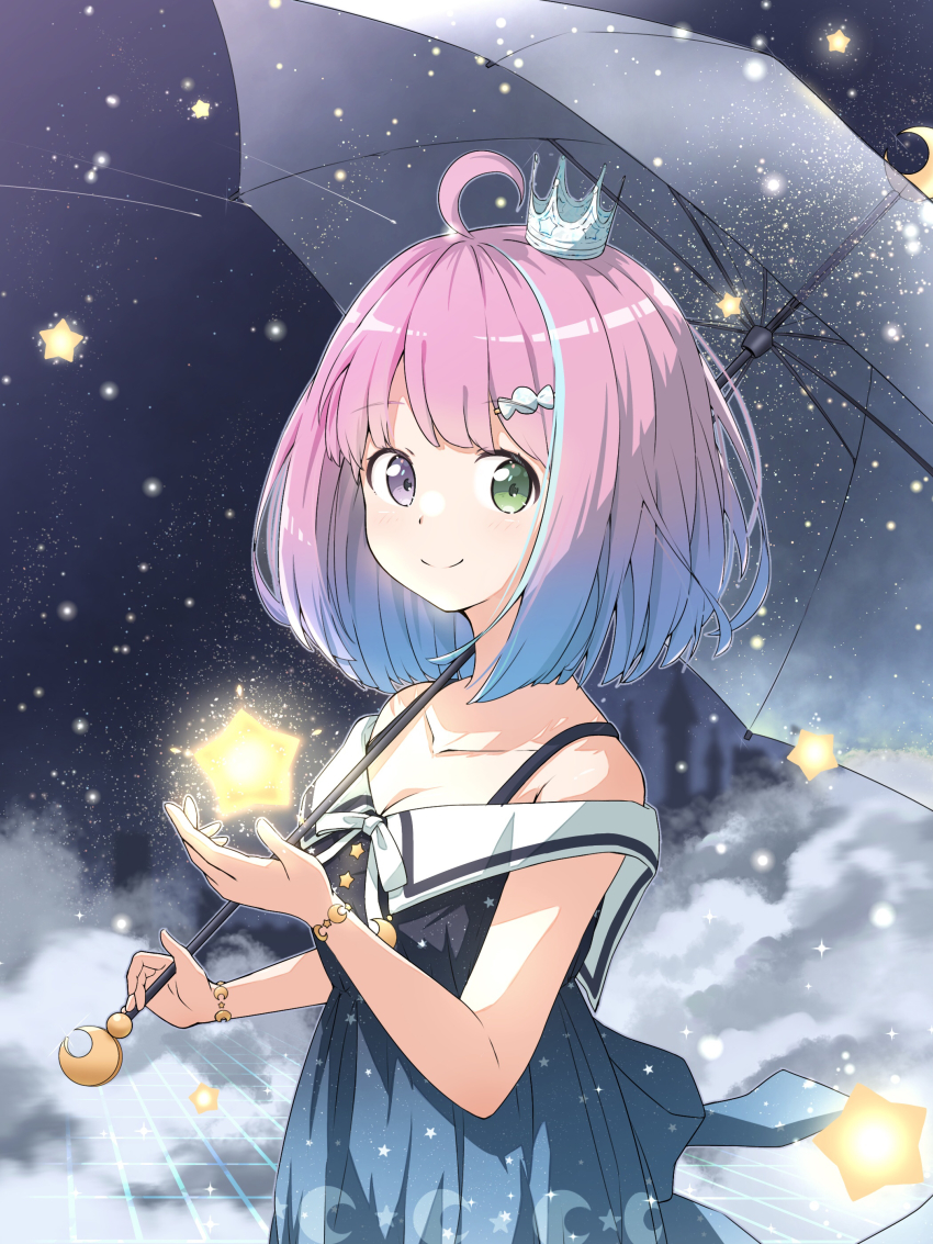 1girl absurdres ahoge bare_arms blue_dress bob_cut bracelet breasts candy_hair_ornament cleavage closed_mouth crown dress food-themed_hair_ornament gradient_hair green_eyes hair_ornament hairclip heterochromia highres himemori_luna himemori_luna_(sundress) holding holding_umbrella hololive jewelry looking_at_viewer medium_hair mini_crown multicolored_hair parasol pink_hair princess purple_eyes purple_hair sailor_collar short_dress simple_background sky sleeveless sleeveless_dress smile solo star_(sky) starry_sky u_da_desu umbrella virtual_youtuber