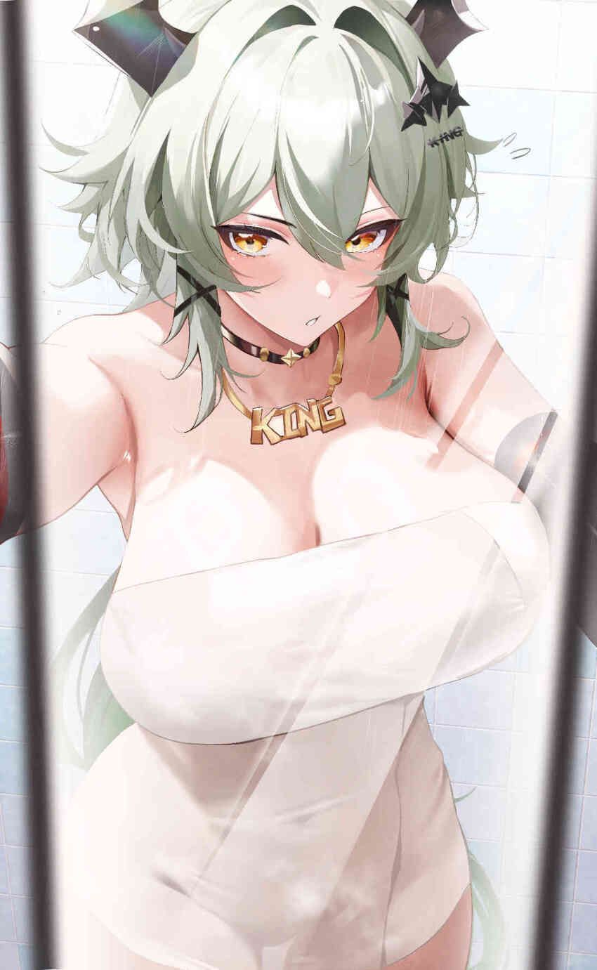 1girl bare_shoulders black_choker blush breasts caesar_king_(zenless_zone_zero) choker commentary english_commentary fantongjun green_hair hair_intakes highres horns jewelry large_breasts long_hair looking_at_viewer naked_towel necklace parted_lips solo tile_wall tiles towel yellow_eyes zenless_zone_zero