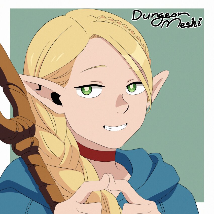 1girl ambrosia_(dungeon_meshi) blonde_hair blue_cape braid bright_pupils cape choker copyright_name dungeon_meshi elf green_background green_eyes hair_between_eyes hair_over_shoulder highres holding holding_staff index_fingers_together long_hair looking_at_viewer marcille_donato parted_lips pointy_ears red_choker smile smug solo staff upper_body white_pupils yuuta_(yuuta0312)