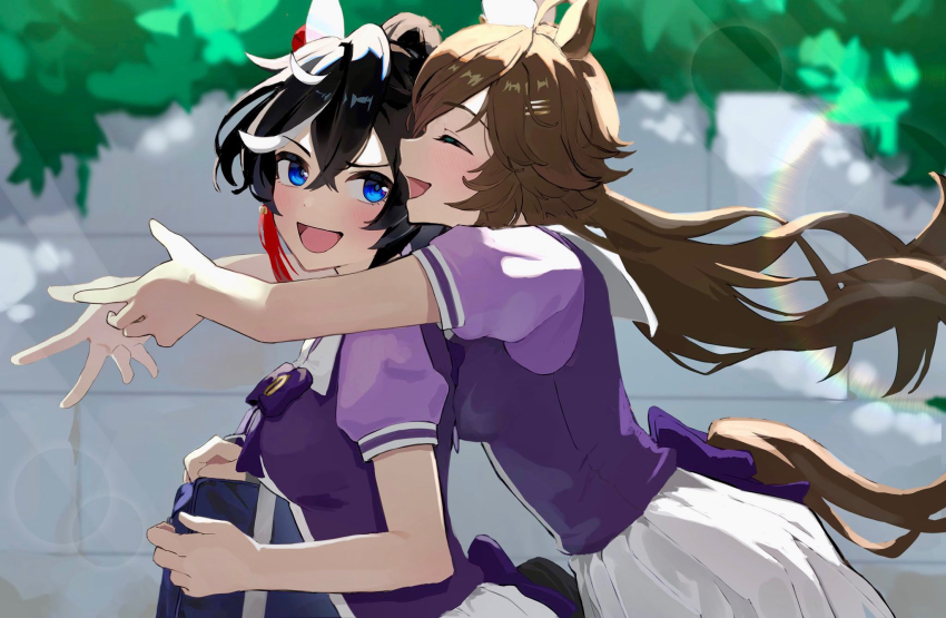 2girls ahoge black_hair blue_eyes breasts brown_hair commentary_request day ear_covers hair_between_eyes hair_ornament hat highres hug hug_from_behind katsuragi_ace_(umamusume) medium_breasts medium_hair mini_hat mini_top_hat mr._c.b._(umamusume) multicolored_hair multiple_girls outdoors puffy_short_sleeves puffy_sleeves school_uniform short_sleeves skirt smile streaked_hair summer_uniform tainy_y tassel top_hat tracen_school_uniform umamusume white_hair white_skirt