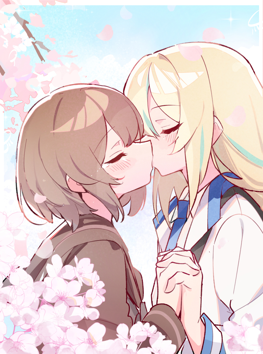 2girls absurdres blonde_hair blue_necktie blush brown_hair brown_sailor_collar brown_shirt cherry_blossoms chinese_commentary closed_eyes commentary_request falling_petals green_hair hair_between_eyes highres holding_hands interlocked_fingers jacket kiss kouzuki_mahiru long_hair long_sleeves multicolored_hair multiple_girls necktie petals sailor_collar school_uniform shirt short_hair sidelocks streaked_hair upper_body white_jacket yamanouchi_kano yoru_no_kurage_wa_oyogenai yuri zhanzhangzlw