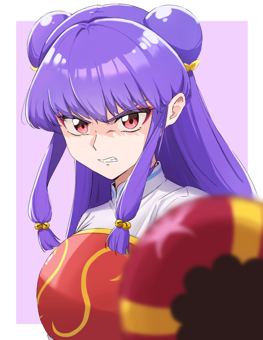 1girl angry bell bow chinese_clothes chui_(weapon) double_bun hair_bell hair_bow hair_bun hair_ornament highres holding holding_weapon kie_(fvha3888) long_hair looking_at_viewer purple_background purple_hair ranma_1/2 red_eyes shampoo_(ranma_1/2) sidelocks simple_background weapon yellow_bow