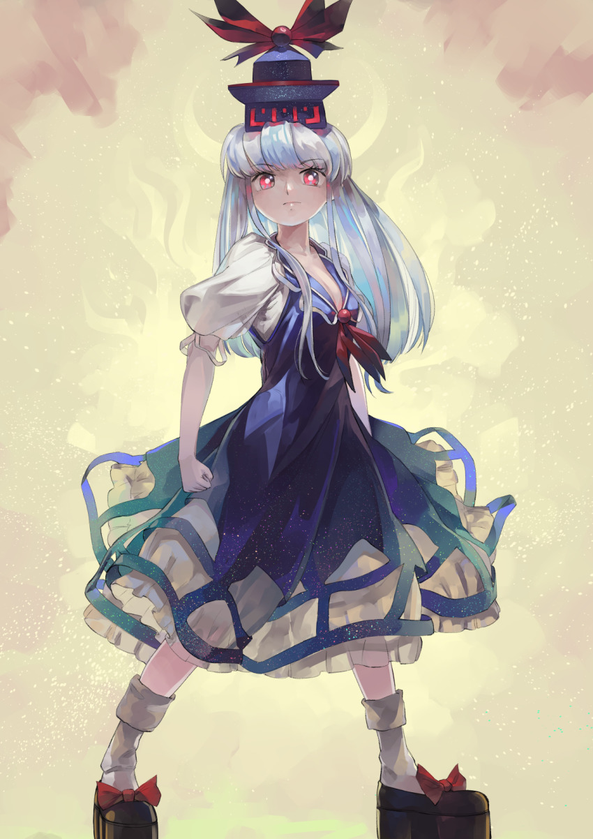 1girl blue_collar blue_dress blue_hair blue_hat bow breasts brown_footwear closed_mouth collar dress gem hat highres jewelry kamishirasawa_keine looking_at_viewer medium_breasts multicolored_hair pink_eyes puffy_short_sleeves puffy_sleeves red_bow red_neckwear riki6 shoes short_sleeves silver_hair smile socks solo standing touhou white_sleeves white_socks yellow_background