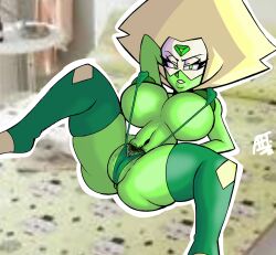  1girl afreetime bow breasts colored_skin colorized female_pubic_hair gem green_eyes green_skin greg_universe highres imminent_penetration large_breasts peridot_(steven_universe) pregnant pubic_hair steven_universe testicles yellow_bow  rating:Explicit score:5 user:Masterlocus