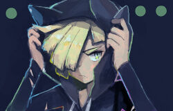  1boy angry black_jacket blonde_hair blue_background closed_mouth commentary creatures_(company) game_freak gladion_(pokemon) green_eyes hair_over_one_eye hood hood_up hooded_jacket jacket jpeg_artifacts long_hair looking_at_viewer male_focus nintendo pokemon pokemon_sm short_hair sketch solo upper_body yoyterra 
