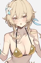  1girl :o bare_shoulders bikini blonde_hair blush breasts cleavage collarbone feather_hair_ornament feathers flower genshin_impact gold_bikini grey_background hair_between_eyes hair_flower hair_ornament highres large_breasts lumine_(genshin_impact) open_mouth short_hair short_hair_with_long_locks simple_background solo sooon swimsuit upper_body yellow_eyes 