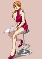 1girl bare_arms bare_legs bare_shoulders bracelet breasts brown_eyes closed_mouth detached_collar dress earrings feet floating_hair full_body halterneck high_heels high_ponytail highres holding jewelry kyabakurabakufu large_breasts legs legs_together long_hair looking_at_viewer microphone nami_(one_piece) one_piece orange_hair own_hands_together paper ponytail red_dress revealing_clothes shoulder_tattoo simple_background sitting solo stool strapless strapless_dress tattoo thighs rating:Sensitive score:84 user:Kentabarou