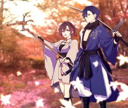  1boy 1girl alternate_costume autumn autumn_leaves blue_eyes blue_hair brown_eyes brown_hair drizzle_(module) highres holding holding_staff holding_sword holding_weapon japanese_clothes jewelry kaito_(vocaloid) meiko_(vocaloid) necklace outdoors role_reversal scarf short_hair smile staff sword tsugai_kogarashi_(vocaloid) vocaloid weapon xxxxxxxxxlr 