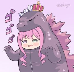  1girl blush blush_stickers candy chibi commentary cosplay crossover crown food godzilla godzilla_(cosplay) godzilla_(series) godzilla_evolved godzilla_x_kong:_the_new_empire green_eyes heterochromia himemori_luna hololive king_kong_(series) kukie-nyan legendary_pictures monsterverse multiple_crossover open_hands open_mouth pink_background pink_hair purple_background purple_eyes sidelocks simple_background solo toho twitter_username upper_body v-shaped_eyebrows virtual_youtuber 