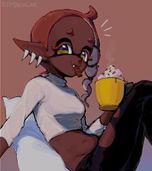  1girl ahoge alternate_costume artist_name black_pants blue_eyes breasts brown_background brown_hair candy candy_bar chocolate closed_mouth colored_eyelashes commentary cropped_sweater cup dark-skinned_female dark_skin earrings english_commentary fang feet_out_of_frame food food_in_mouth frye_(splatoon) groin hair_tie holding holding_cup hot_chocolate inkling jewelry looking_at_viewer midriff mouth_hold navel nintendo notice_lines on_pillow pants pillow pointy_ears reptacular short_eyebrows sitting sitting_on_pillow solo splatoon_(series) splatoon_3 star-shaped_pupils star_(symbol) steam sweater symbol-shaped_pupils tentacle_hair tooth_earrings torn_clothes torn_pants turtleneck turtleneck_sweater two-tone_eyes whipped_cream white_sweater yellow_eyes 