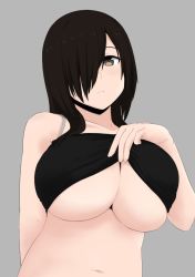  1girl black_hair bottomless breasts brown_eyes clothes_lift expressionless grey_background hair_over_one_eye highres huge_breasts lifted_by_self long_hair looking_at_viewer nao_(ritsancrossover) navel original out-of-frame_censoring pai-chan_(nao_(ritsancrossover)) paizuri_invitation shirt_lift solo underboob  rating:Questionable score:50 user:danbooru