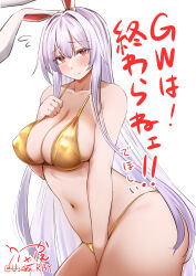  1girl animal_ears between_legs bikini blush breasts cleavage commentary_request contrapposto covered_erect_nipples cowboy_shot flying_sweatdrops gold_bikini hair_between_eyes hair_intakes hand_between_legs highres large_breasts long_hair medium_bangs navel rabbit_ears rabbit_girl red_eyes reisen_udongein_inaba signature simple_background solo swimsuit touhou twitter_username usaka_ray very_long_hair white_background 
