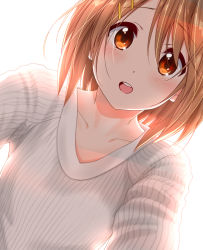 1girl backlighting blush brown_eyes brown_hair casual collarbone dutch_angle hair_ornament hairclip happy hirasawa_yui k-on! looking_at_viewer open_mouth short_hair simple_background smile solo sweater white_background rating:Sensitive score:14 user:danbooru