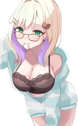  1girl absurdres arm_behind_head atisa87044728 bear_hair_ornament blonde_hair blue_jacket blue_shorts blush breasts brown_camisole camisole colored_inner_hair crop_top glasses green_eyes hair_intakes hair_ornament hair_tie hair_tie_in_mouth hairclip highres hood hooded_jacket jacket kurumi_noah lace-trimmed_camisole lace_trim large_breasts long_sleeves looking_at_viewer medium_hair mouth_hold multicolored_hair partially_unzipped purple_hair red-framed_eyewear shorts simple_background single_bare_shoulder smile solo striped_clothes striped_jacket virtual_youtuber vspo! white_background 