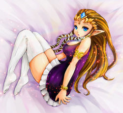  1girl armband blue_eyes bracelet breasts brown_hair cleavage jewelry long_hair lots_of_jewelry nintendo no_shoes pointy_ears princess_zelda shiny_skin skindentation solo the_legend_of_zelda the_legend_of_zelda:_twilight_princess thighhighs tiara white_thighhighs yamasan_(hachiman)  rating:Sensitive score:67 user:danbooru