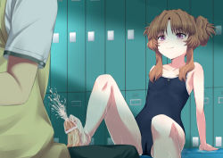 10s 1boy 1girl ano_natsu_de_matteru arm_support bar_censor bare_legs bare_shoulders barefoot brown_hair cameltoe censored cum ejaculation feet flat_chest flo_(guilty_hearts) footjob hetero leaning_back locker locker_room loli long_hair one-piece_swimsuit penis purple_eyes school_swimsuit sitting smile swimsuit toes twintails yamano_remon rating:Explicit score:70 user:LackLuster