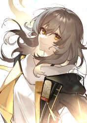  1girl absurdres black_jacket brown_hair chinese_commentary commentary_request crossed_bangs floating_hair from_side highres honkai:_star_rail honkai_(series) hood hood_down hoodie jacket looking_at_viewer medium_hair open_clothes open_jacket potato_(736622614) simple_background smile solo stelle_(honkai:_star_rail) trailblazer_(honkai:_star_rail) two-sided_fabric upper_body white_background white_hoodie yellow_eyes 