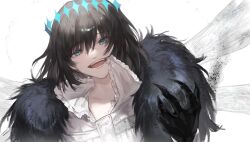  1boy black_coat black_hair blue_eyes blue_hairband blue_headwear claws coat crown diamond_(shape) diamond_crown diamond_hairband dragonfly_wings fate/grand_order fate_(series) fur_trim hairband highres looking_at_viewer male_focus medium_hair oberon_(fate) oberon_(third_ascension)_(fate) shirt smile tongue transparent_wings white_background white_shirt yipingtaopuzi  rating:General score:2 user:LuftVogelle