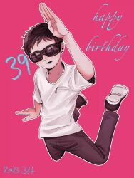  1boy akaakaakaakashio black_footwear black_hair black_pants commentary_request dated full_body happy_birthday highres jumping looking_at_viewer male_focus open_mouth pants pink_background shirt shoes short_hair short_sleeves simple_background smile solo sunglasses syamu_game white_shirt 