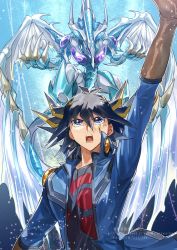  1boy antenna_hair arm_up black_hair black_shirt blue_coat blue_eyes brown_gloves coat commentary_request duel_monster fushitasu gloves hair_between_eyes looking_up male_focus open_clothes open_coat open_mouth shirt stardust_dragon teeth tongue upper_body watermark yu-gi-oh! yusei_fudo 