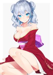 10s 1girl alternate_costume alternate_hairstyle arm_support bare_legs bare_shoulders blue_eyes blush breasts cleavage closed_mouth collarbone double_bun hair_bun highres japanese_clothes kantai_collection kashima_(kancolle) kimono large_breasts long_hair long_sleeves looking_at_viewer nezumi_doshi off_shoulder open_clothes open_kimono red_kimono sash simple_background sitting smile socks solo wavy_hair white_background white_socks wide_sleeves yokozuwari rating:Questionable score:16 user:danbooru