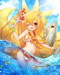 1girl ;d animal_ears bare_shoulders bikini blonde_hair blue_sky blush bow commission commissioner_name fish fish_hair_ornament fox_ears fox_tail frilled_bikini frills hair_bow hair_ornament holding looking_at_viewer mogami_yoshiaki_(sengoku_bushouki_muramasa) munlu_(wolupus) navel ocean one_eye_closed open_mouth partially_underwater_shot red_eyes sengoku_bushouki_muramasa signature skeb_commission sky smile solo striped_bow swimsuit tail teeth underwater water water_drop