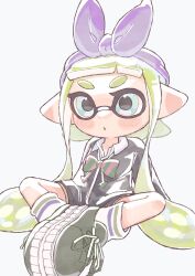  1girl blue_eyes bow bow_hairband butterfly_sitting commentary_request cross-laced_footwear full_body green_hair hair_bow hairband highres inkling inkling_girl inkling_player_character kome_626 long_hair nintendo open_mouth purple_bow purple_hairband simple_background sitting solo splatoon_(series) tentacle_hair thick_eyebrows white_background 