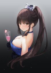  1girl alcohol black_background blue_choker bow breasts brown_hair choker cleavage cup diesel_(nikke) drinking_glass food fruit goddess_of_victory:_nikke gradient_background grey_background hair_bow highres holding holding_cup large_breasts long_hair looking_at_viewer parted_lips pepeo sidelocks solo strawberry upper_body white_bow yellow_eyes 