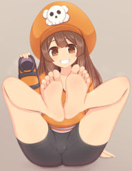 1girl bare_legs barefoot feet feet_together foot_focus guilty_gear guilty_gear_strive hat highres hood hoodie knees_apart_feet_together legs_apart looking_at_viewer may_(guilty_gear) no_shoes open_mouth orange_hat orange_hoodie orange_shirt pirate pirate_hat shirt smile soles solo toes unikurage rating:Sensitive score:126 user:danbooru