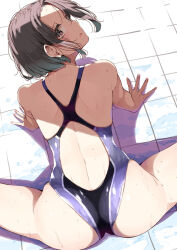  1girl ass back competition_swimsuit looking_back nyoijizai one-piece_swimsuit original short_hair split spread_legs swimsuit tagme 