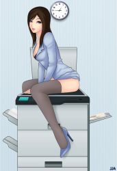 1girl animated animated_gif ass black_hair breasts cleavage clock photocopier high_heels indoors khalitzburg looking_at_viewer makeup office_lady original shoes sitting skirt skirt_lift solo thighhighs uniform rating:Questionable score:62 user:danbooru