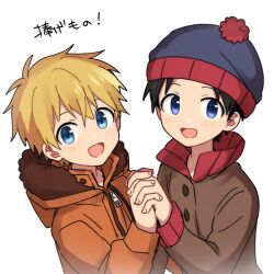 2boys beanie black_hair blonde_hair blue_eyes blush fur-trimmed_hood fur_trim haizai hat holding_hands hood hood_down jacket kenny_mccormick long_sleeves looking_at_viewer male_focus multiple_boys open_mouth pom_pom_(clothes) pom_pom_beanie short_hair smile south_park translation_request 