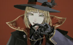  black_shirt blonde_hair blood blood_from_mouth blunt_bangs blunt_ends bob_cut cape collared_shirt commentary gem gloves gold_trim green_eyes halloween_costume hat hat_feather high_collar highres leather leather_gloves looking_at_viewer mirai_(3ra1_373) pale_skin red_background rook_hunt shirt simple_background twisted_wonderland vampire wiping_mouth 
