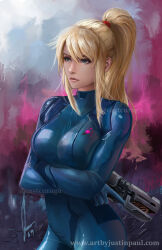  1girl arm_under_breasts blonde_hair blue_eyes bodysuit breasts commentary crossed_arms english_commentary gun handgun high_ponytail holding holding_gun holding_weapon justin_paul large_breasts lips long_hair looking_at_viewer metroid metroid_dread mole mole_under_mouth nintendo paralyzer ponytail samus_aran simple_background skin_tight smile solo watermark weapon web_address zero_suit 