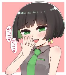  1girl :d allmind_(armored_core_6) armored_core armored_core_6 bare_arms bare_shoulders black_hair blush breasts collared_shirt commentary_request earrings green_eyes green_hair green_necktie grey_shirt hand_to_own_mouth hand_up highres i.u.y jewelry looking_at_viewer medium_breasts multicolored_hair necktie open_mouth pink_background shirt short_hair sleeveless sleeveless_shirt smile solo teeth translation_request two-tone_background two-tone_hair upper_teeth_only white_background 