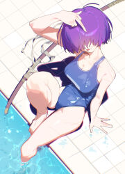  1girl arm_support bare_shoulders barefoot blue_one-piece_swimsuit breasts caustics cleavage closed_mouth facing_viewer hair_over_one_eye hand_on_own_hip highres knee_up looking_up mara_(raneblu) medium_breasts middle_finger one-piece_swimsuit ootachi original pool purple_hair raneblu school_swimsuit shadow short_hair sitting soaking_feet solo swimsuit tongue tongue_out water wet 