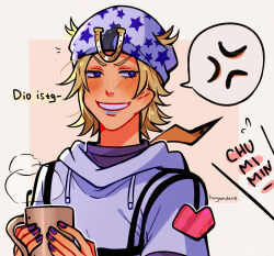  1boy absurdres anger_vein artist_name blonde_hair blue_eyes blue_nails blush commentary cup english_commentary feathers freckles hat highres holding holding_cup hood hoodie horseshoe huyandere johnny_joestar jojo_no_kimyou_na_bouken male_focus mug signature smile solo spoken_anger_vein star_(symbol) star_print steel_ball_run upper_body white_hat white_hoodie 