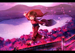  1girl brown_hair claws closed_mouth commentary_request diffraction_spikes evil_smile full_body geta glint highres japanese_clothes kimono kurame kusari_hime:_euthanasia lake light_particles long_hair looking_at_viewer low_ponytail midair mountainous_horizon obi on_railing outdoors outstretched_arms purple_sky railing red_eyes red_kimono reflection reflective_water running sash single_hair_tube sky smile solo spread_arms sunakumo tengu-geta town wide_shot 