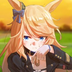  1girl animal_ears black_choker black_jacket blonde_hair blue_bow blue_eyes blurry blurry_background bow choker clenched_teeth commentary_request ear_bow ear_ornament evening gloves gold_city_(umamusume) grass hasegawamorito highres horse_ears horse_girl jacket long_hair open_clothes open_jacket outdoors pendant_choker solo sweat teeth umamusume white_gloves wiping_sweat 